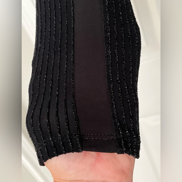 BCBG WOMENS SWEATER, BLACK a with sparkle, size Medium🔥 - Picture 7 of 7